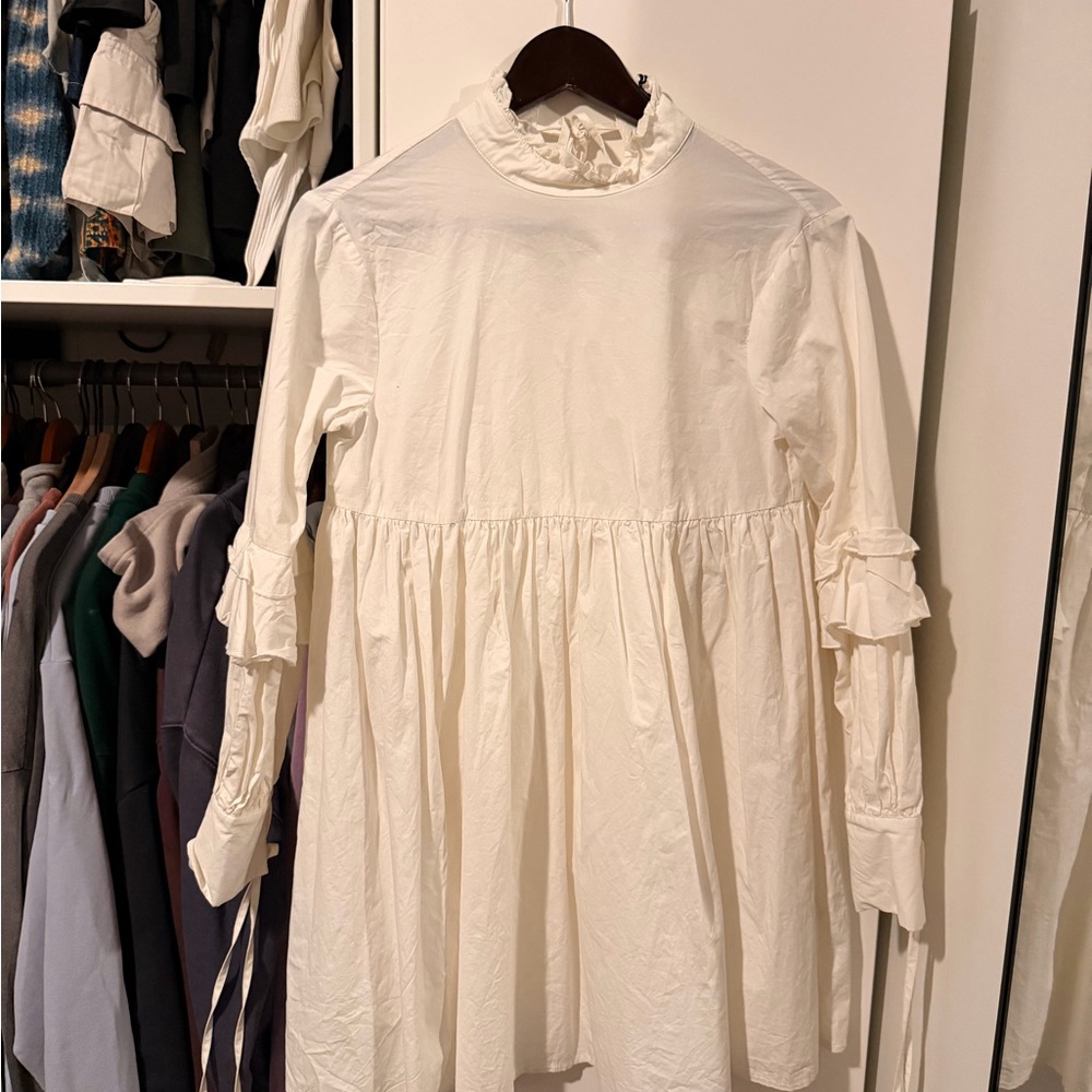 PrettyLittleThing Cream Long Sleeve Dress